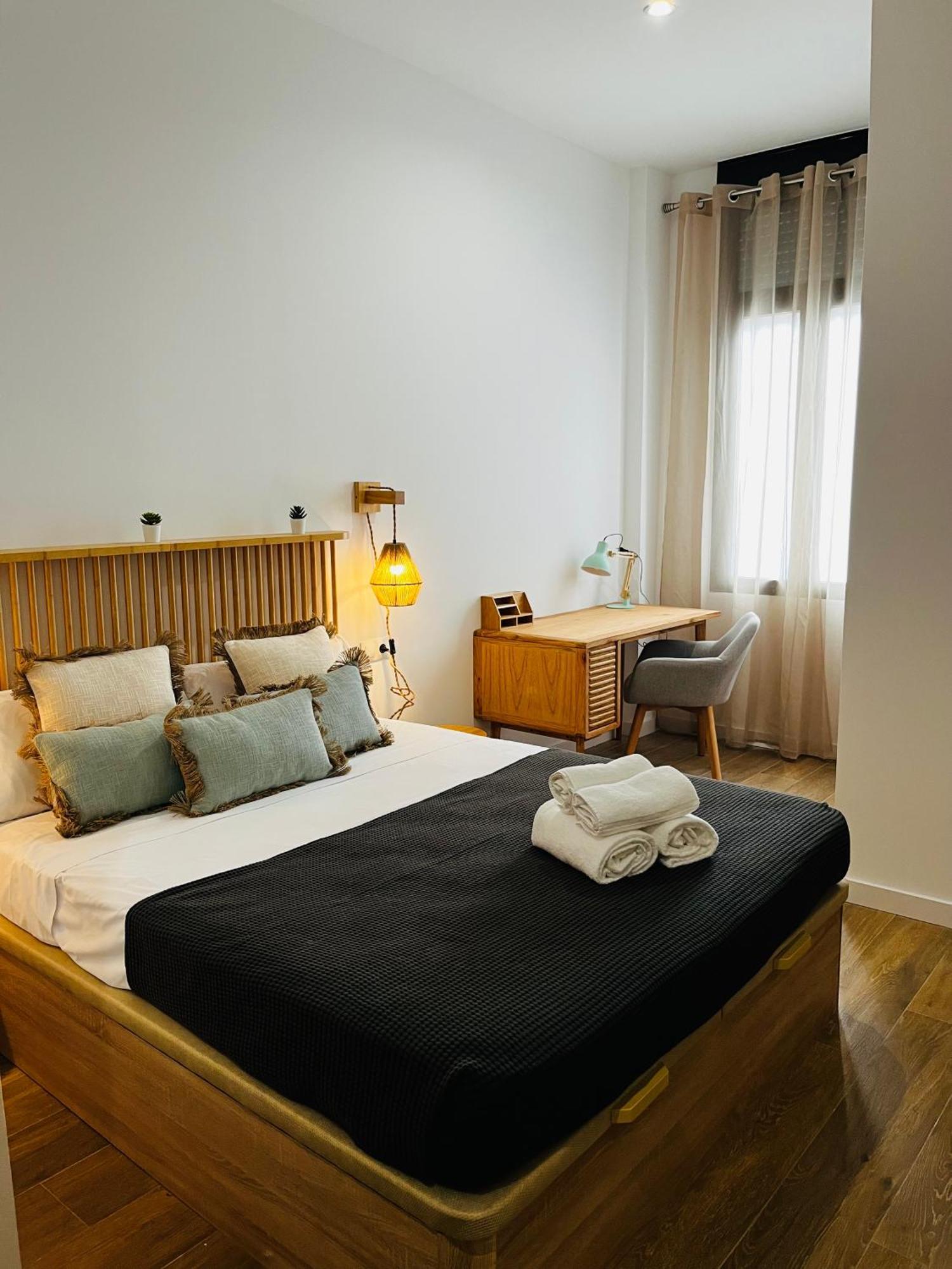 Travel Habitat Mediterranean Suites 瓦伦西亚 外观 照片