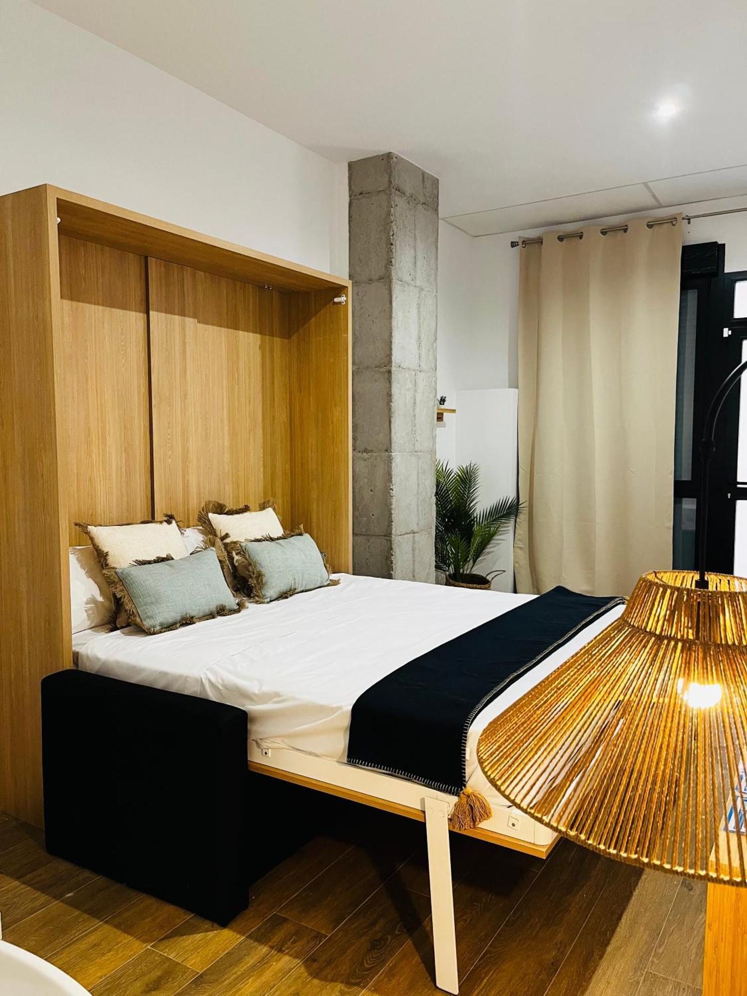 Travel Habitat Mediterranean Suites 瓦伦西亚 外观 照片