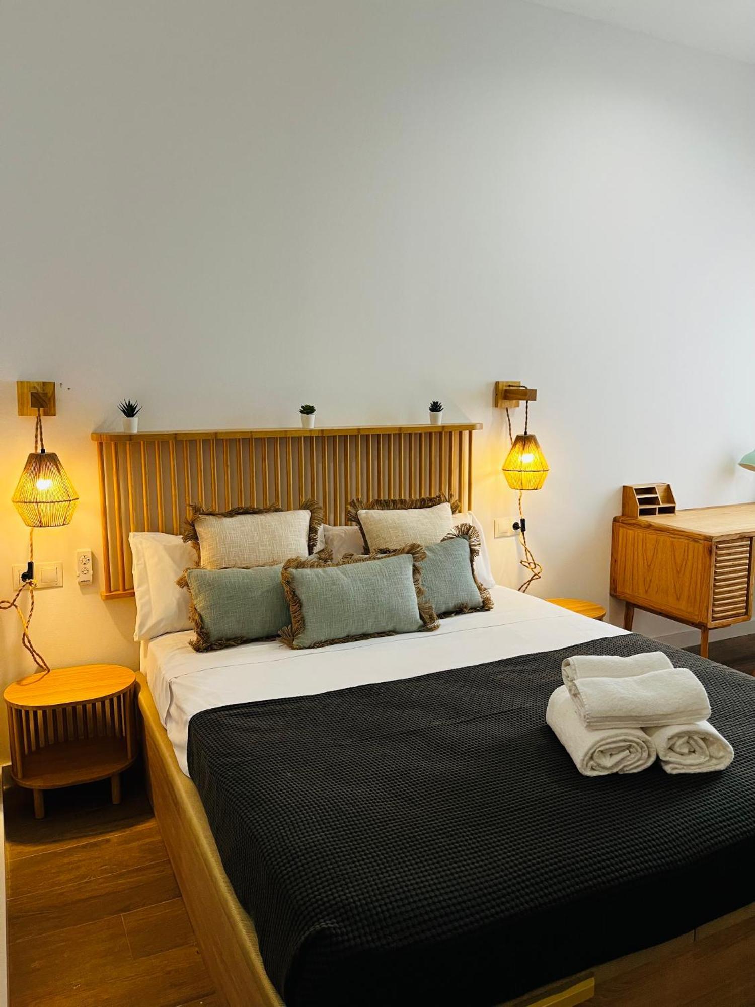 Travel Habitat Mediterranean Suites 瓦伦西亚 外观 照片