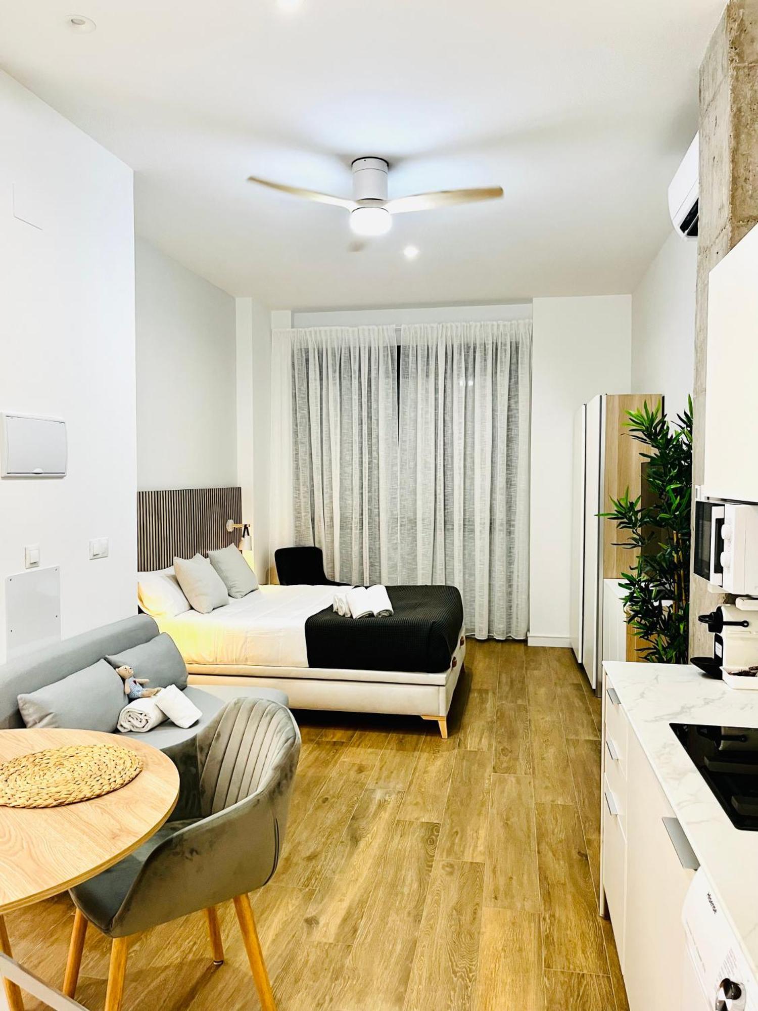 Travel Habitat Mediterranean Suites 瓦伦西亚 客房 照片