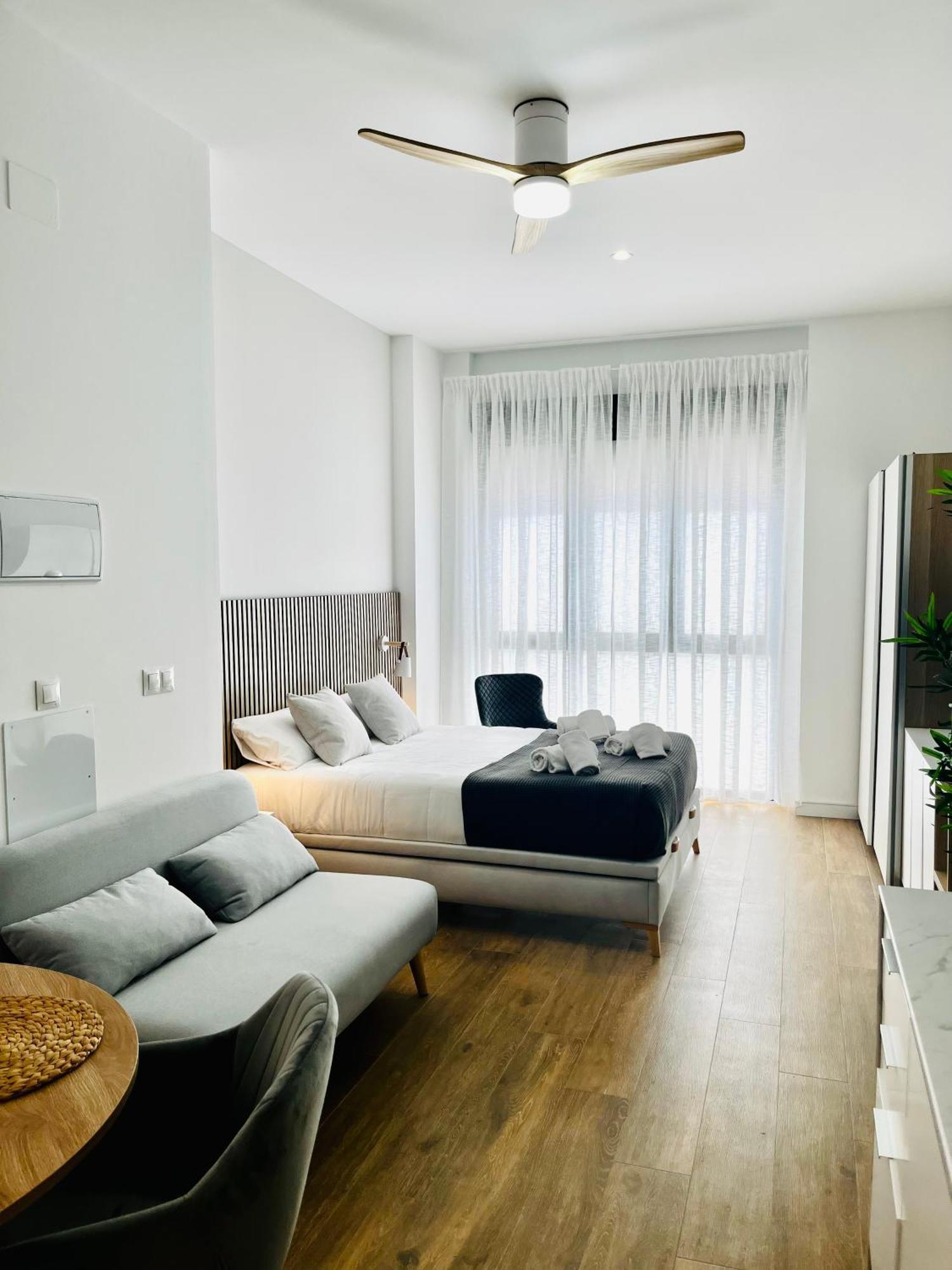Travel Habitat Mediterranean Suites 瓦伦西亚 外观 照片