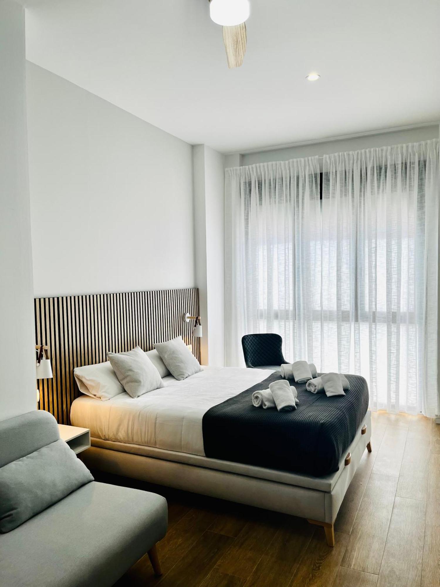 Travel Habitat Mediterranean Suites 瓦伦西亚 客房 照片